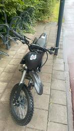 Crossmoter 125 cc hij gaat 90km per uur, Fietsen en Brommers, Minibikes, Midibikes en Pitbikes, Ophalen, Zo goed als nieuw, Overige typen