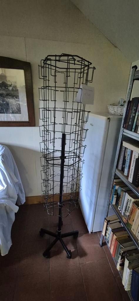 Draaiende Kaartenmolen, Huis en Inrichting, Kasten | Televisiemeubels, Gebruikt, 150 tot 200 cm, 50 tot 100 cm, 50 tot 75 cm, Metaal