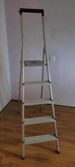 Hailo ladder huishoudtrap, Doe-het-zelf en Verbouw, Ladders en Trappen, Ophalen, Zo goed als nieuw