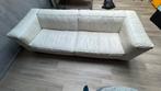 Mooie wit leren bank ., Ophalen, Gebruikt, Tweepersoons, Rechte bank