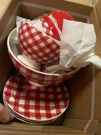 Compleet Rood Wit Geblokt Servies, Ophalen, Zo goed als nieuw, Aardewerk, Boerenbont