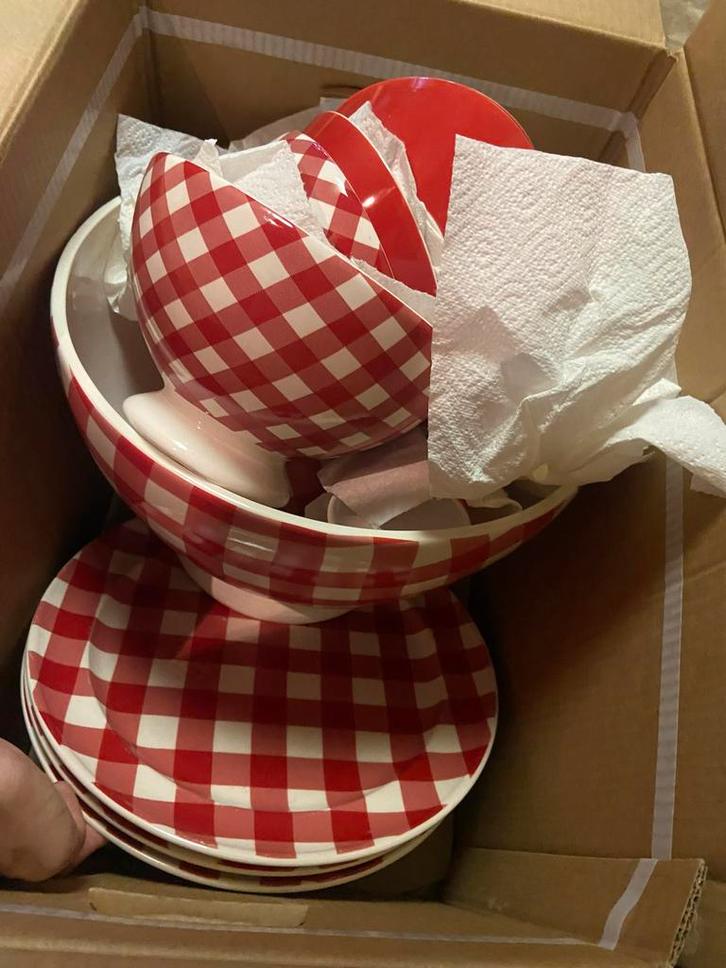 Compleet Rood Wit Geblokt Servies, Huis en Inrichting, Keuken | Servies, Zo goed als nieuw, Compleet servies, Boerenbont, Aardewerk