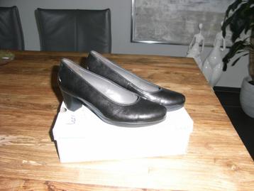 NIEUW! bruin leren/lak pump JENNY BY ARA mt 39 hak 5,5cm beschikbaar voor biedingen