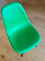Vitra Eames DSR, groen met zwart gepoedercoated onderstel, Ophalen, Zo goed als nieuw, Overige kleuren, Eén