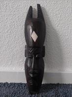 Afrikaans houten snijwerk/masker

Hoogte 24cm, Ophalen of Verzenden
