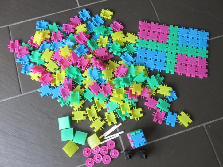 Clics glitter, constructie set van 200 delen met wielen, Kinderen en Baby's, Speelgoed | Bouwstenen, Gebruikt, Overige merken