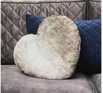 Rivièra Maison Chinchilla Faux Fur Heart Pillow - Grijs, Huis en Inrichting, Ophalen of Verzenden, Zo goed als nieuw, Grijs, Vierkant