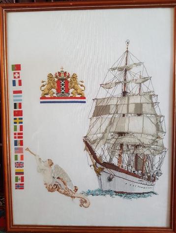 Sail Amsterdam '85 en '80 borduurwerken ingelijst   beschikbaar voor biedingen