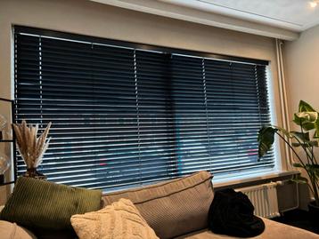 Houten jaloezieën 50 mm zwart houtnerf 314bx150h beschikbaar voor biedingen
