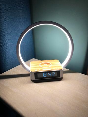 Wake up wekker oplader Iphone beschikbaar voor biedingen