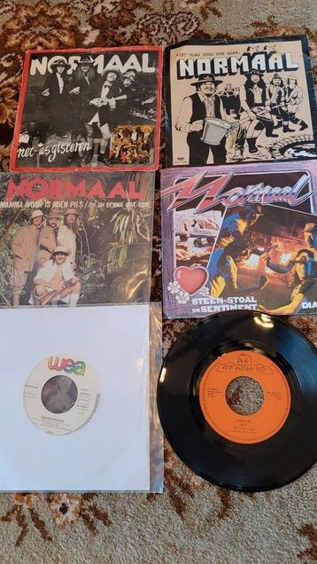 6 vinyl singels van Normaal beschikbaar voor biedingen