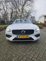Volvo V60 B3 163pk Geartronic Mild Hybrid 2021 Wit, Auto's, 1800 kg, Zwart, 4 cilinders, 1969 cc