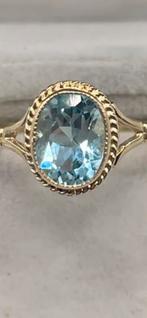Gouden vintage ring met blauwe topaas, Sieraden, Tassen en Uiterlijk, Ringen, Goud, 17 tot 18, Ophalen of Verzenden, Dame