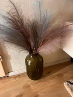 Groene Vaas met decoratieve veren, Huis en Inrichting, Woonaccessoires | Vazen, Ophalen, Overige kleuren, Minder dan 50 cm, Glas