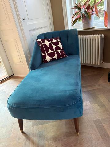Blauwe velvet chaise longue van MADE beschikbaar voor biedingen