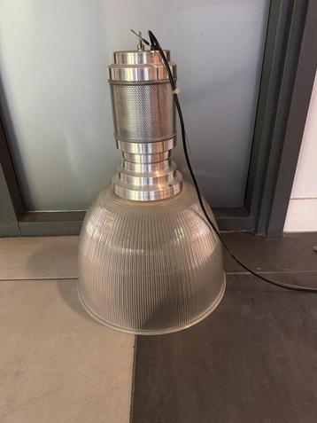 Industriele hanglampen ( 4 stuks) beschikbaar voor biedingen