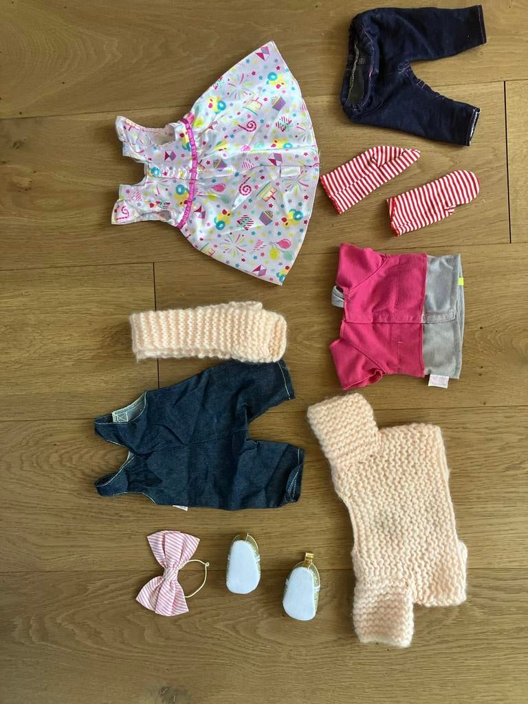 Poppen kleding verschillende merken, Ophalen, Zo goed als nieuw