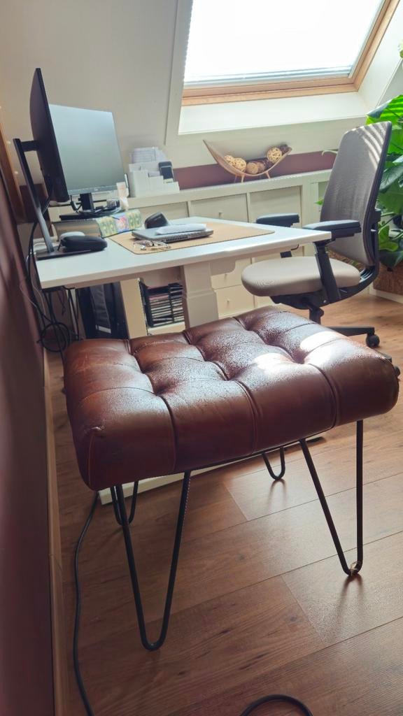 Leren poef met metalen hairpin poten, Ophalen, Gebruikt, Industrieel, Modern, Chesterfield, Leer