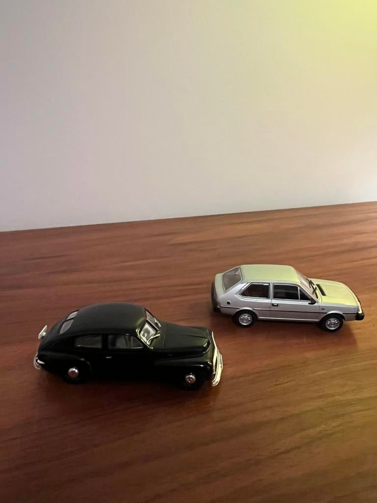 Twee maal Volvo, Ophalen of Verzenden, Gebruikt