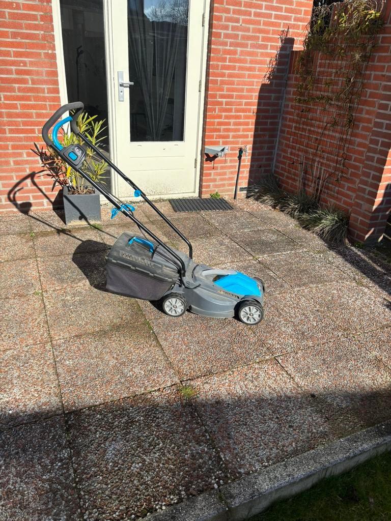 Goed werkende grasmaaier!, Ophalen, Zo goed als nieuw, Elektrische grasmaaier