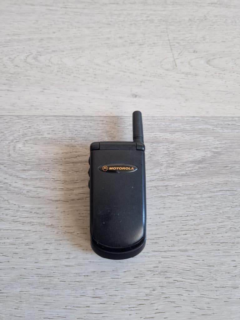 Zeldzame Motorola V3690 zwart in goede staat, Telecommunicatie, Mobiele telefoons | Motorola, Ophalen of Verzenden, Zwart
