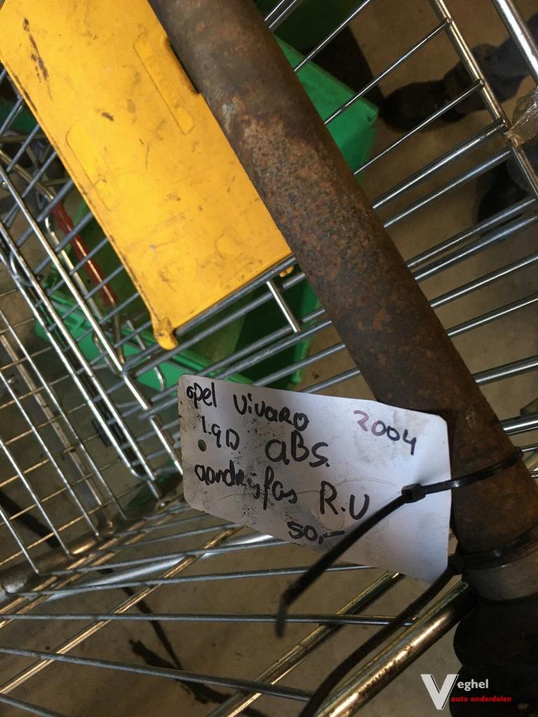 Opel Vivaro 1.9D 2004 Aandrijfas Rechtsvoor of Linksvoor abs
