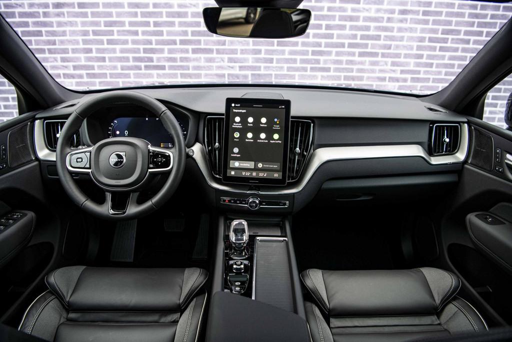 Volvo XC60 T6 Plug-in hybrid AWD Plus Black Edition | Luchtv, Auto's, Automaat, 12 maanden, Stof, Euro 6