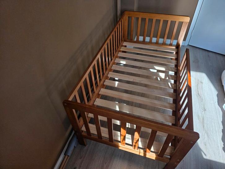 Peuterbed Petit Amelie, Kinderen en Baby's, Kinderkamer | Bedden, Gebruikt, 140 tot 160 cm, 70 tot 85 cm, Lattenbodem, Ophalen