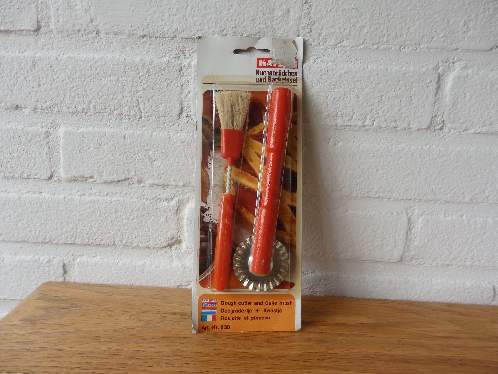 Retro Oranje Kaiser Deegradertje deegrader en Kwast kwastje, Huis en Inrichting, Keuken | Keukenbenodigdheden, Ophalen of Verzenden