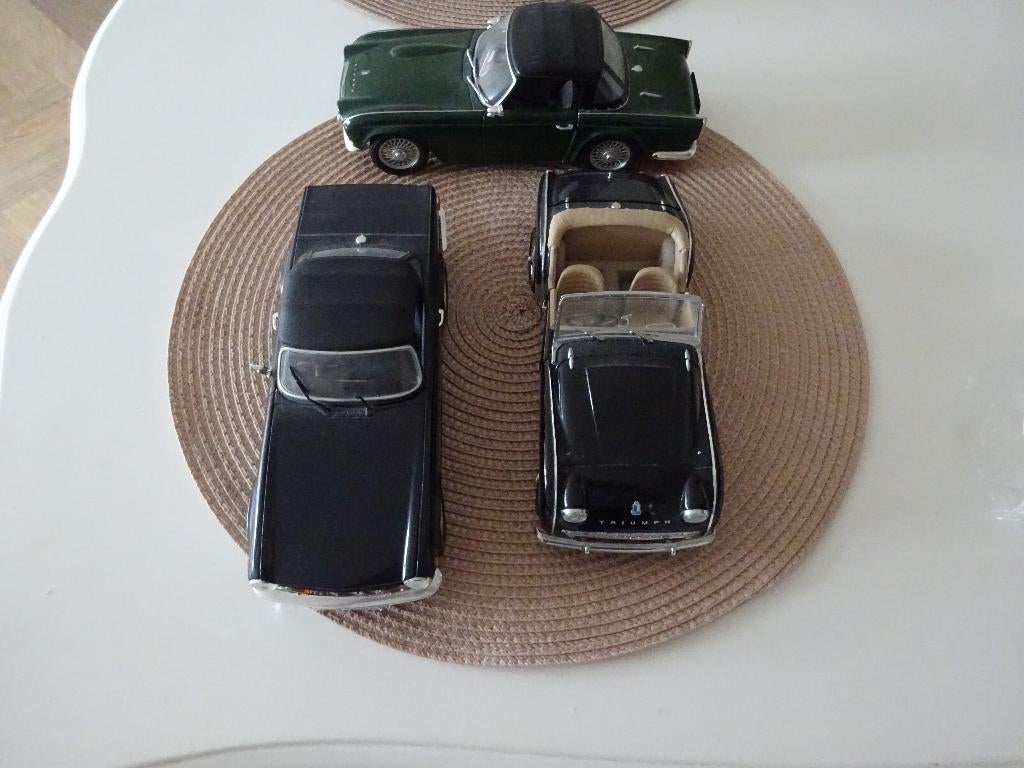 Triumph auto's 1:8, Hobby en Vrije tijd, 1:50 of kleiner, Auto, Zo goed als nieuw, Ophalen