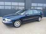 Volvo V70 2.4 170PK AUT 2002 Blauw, Auto's, 1800 kg, Beige, Stoelverwarming, Blauw