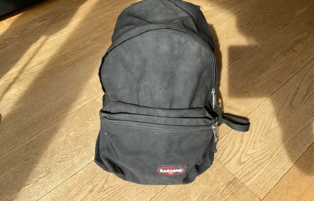 Eastpak rugzak zwart, Sieraden, Tassen en Uiterlijk, Tassen | Rugtassen, 45 tot 60 cm, 25 tot 40 cm, Ophalen of Verzenden, Zo goed als nieuw