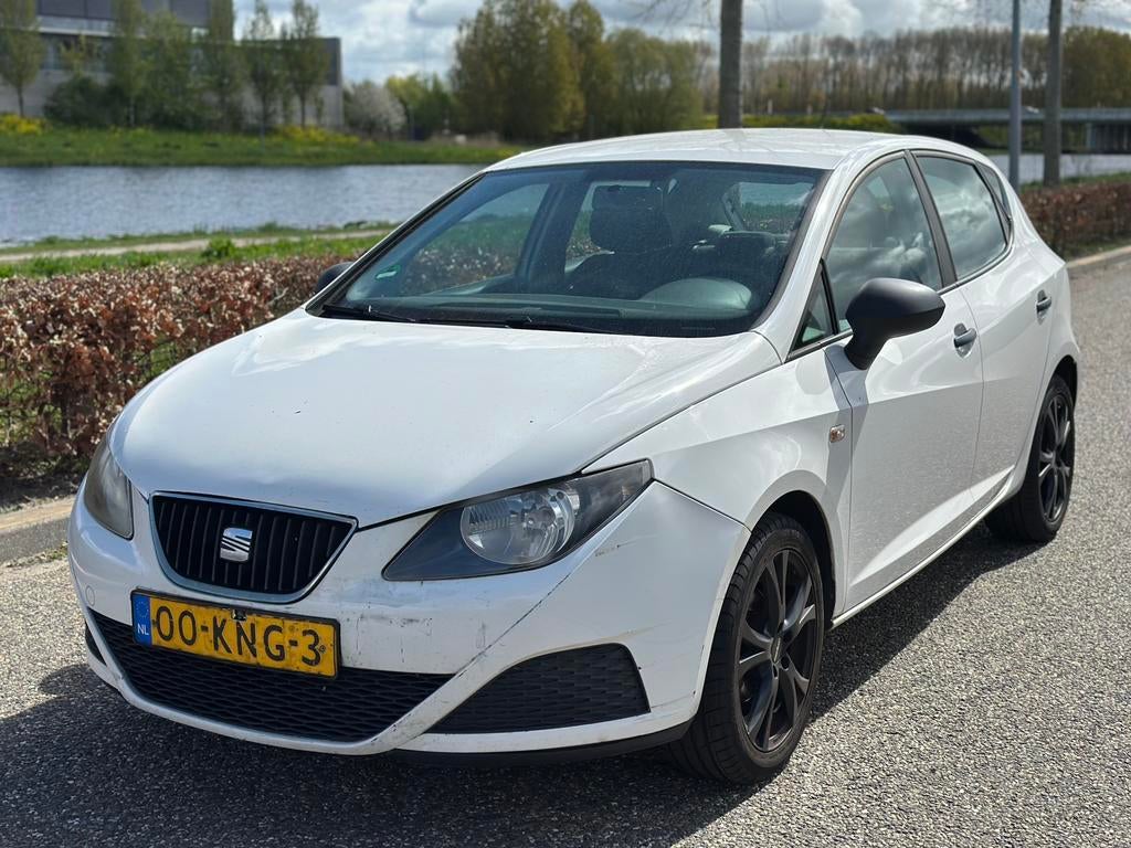Seat Ibiza 1.2 44KW 5DRS 2010 Wit Rijd perfect, Voorwielaandrijving, 40 €/maand, 1198 cc, Origineel Nederlands