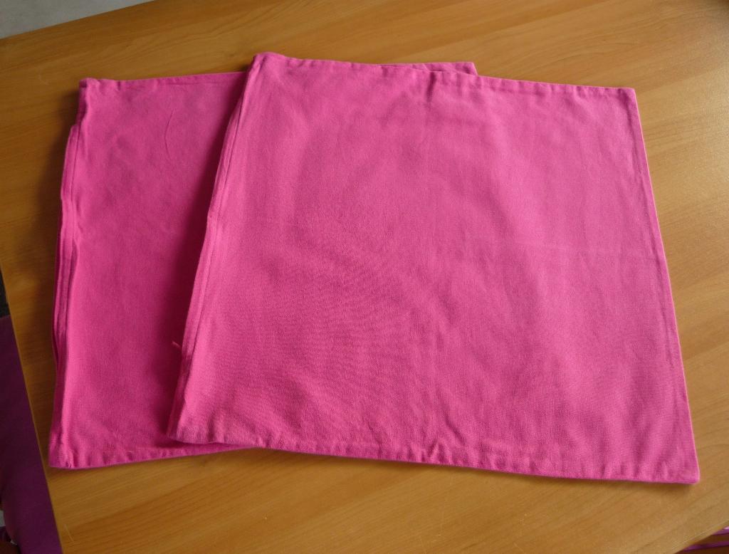 2 fuchsia dikkere katoenen kussenslopen kussensloop 49x49cm, Ophalen of Verzenden, Vierkant