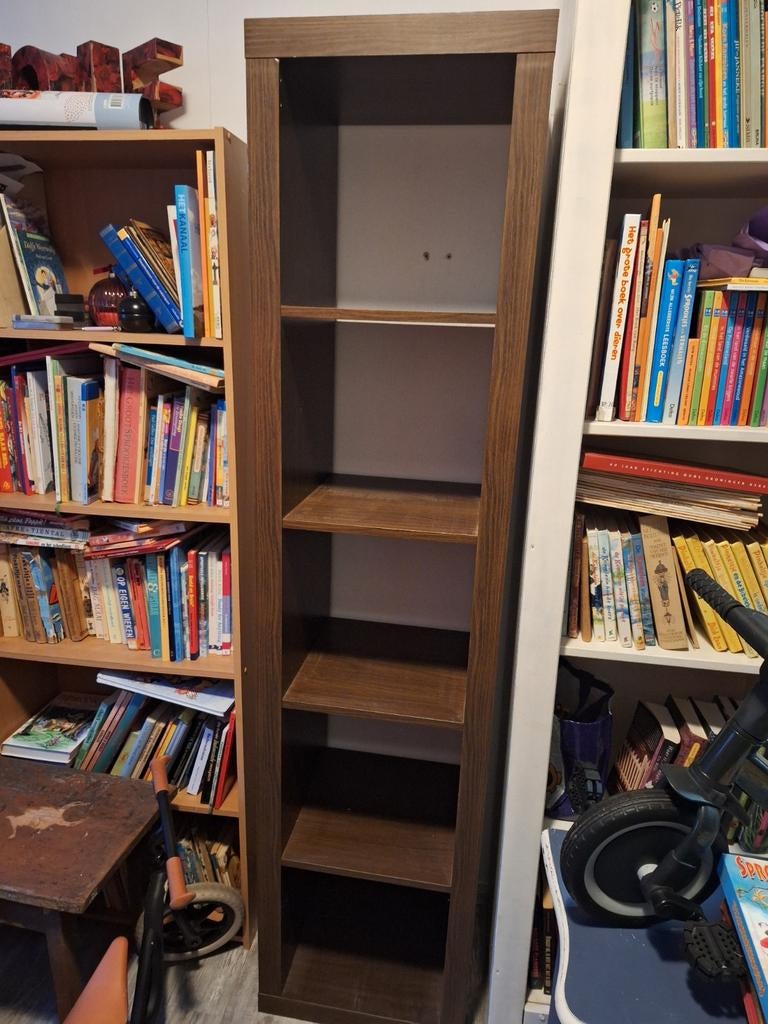 Houten boekenkast met vijf planken, Ophalen, Gebruikt, 25 tot 50 cm