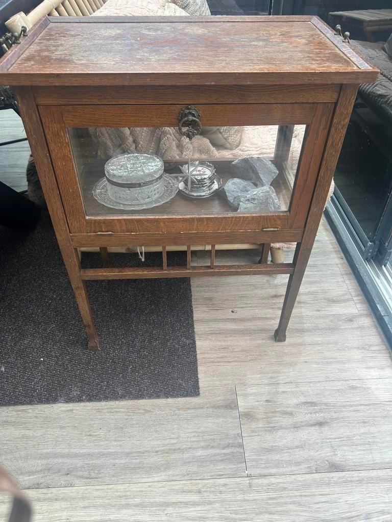 Antiek thee kastje, Ophalen