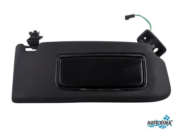 Zonneklep van een Volvo XC60