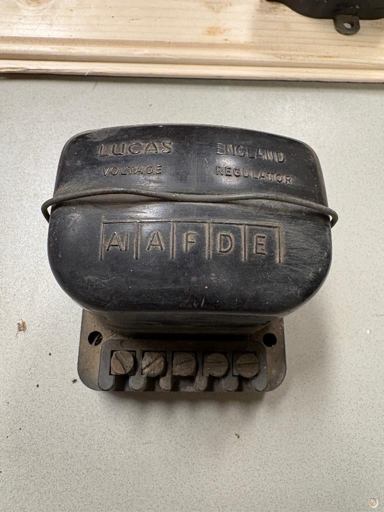 Lucas voltage regulator, Ophalen of Verzenden, Gebruikt, Oldtimer onderdelen