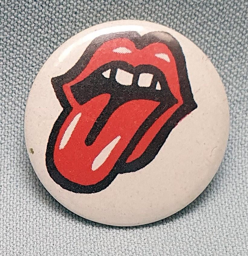 Rolling Stones button, Verzamelen, Speldjes, Pins en Buttons, Verzenden, Zo goed als nieuw, Overige onderwerpen, Button