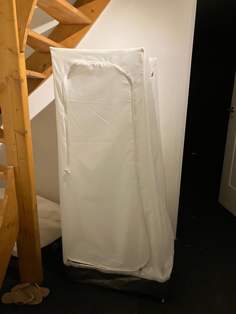 2 x VUKU Ikea kleding kast rek, Ophalen, Zo goed als nieuw