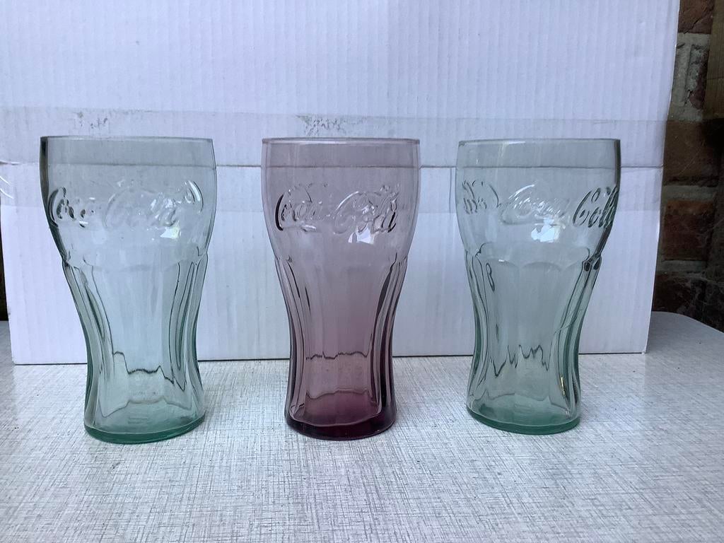 Drie coca cola glazen, Verzamelen, Glas en Borrelglaasjes, Ophalen of Verzenden, Gebruikt, Frisdrankglas