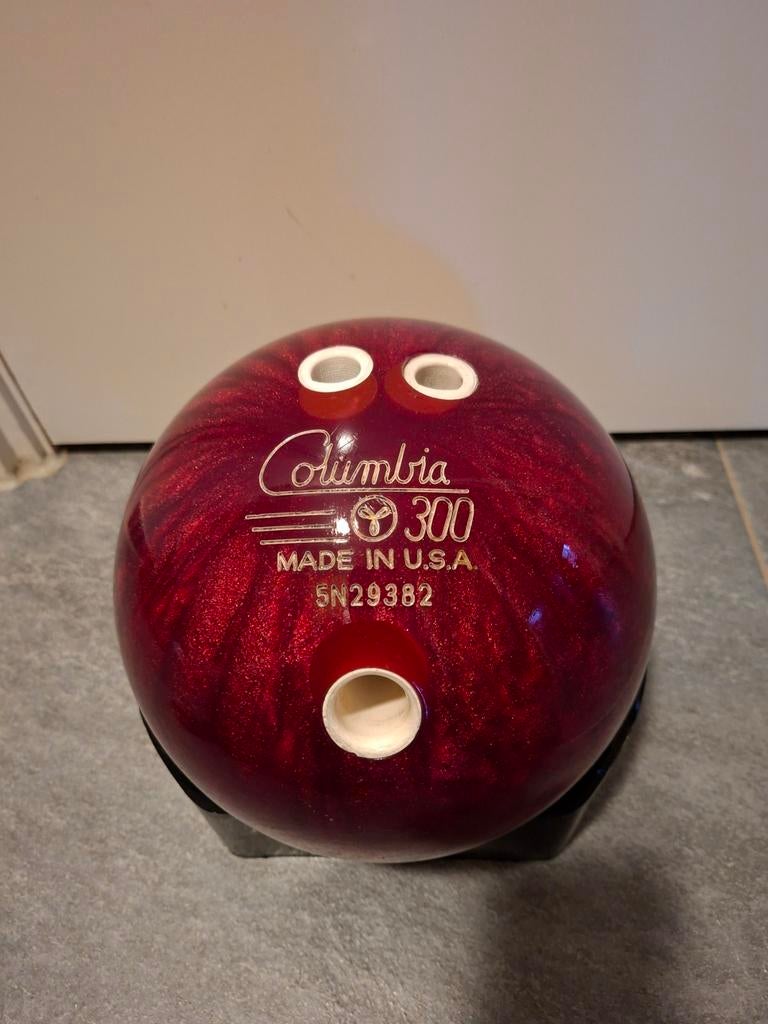 2 bowling ballen, Ophalen, Bal