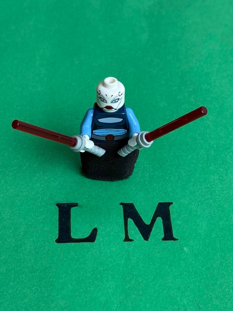 Lego Star Wars sw0195 Asajj Ventress Skirt Kama SW 7676, Ophalen of Verzenden, Zo goed als nieuw, Lego