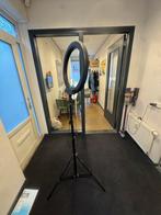 Ringlamp met statief - Perfect voor foto en video, Ophalen of Verzenden, Zo goed als nieuw, Lamp of Flitsset