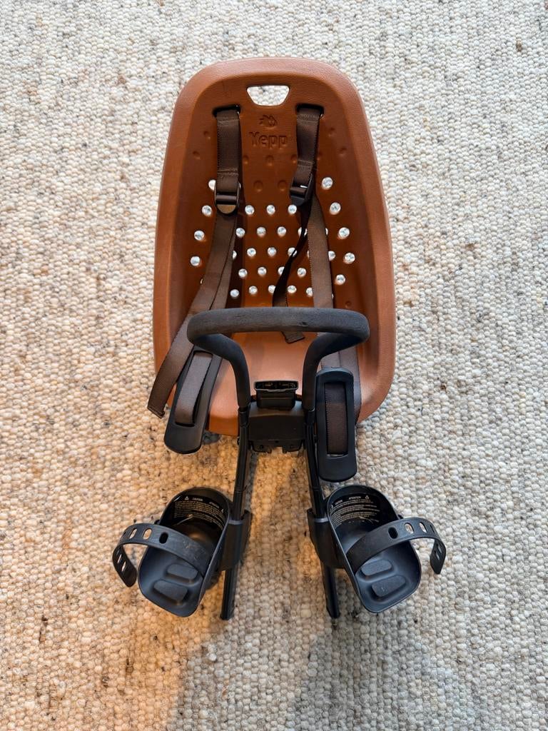Yepp fietszitje voor op, Fietsen en Brommers, Fietsaccessoires | Fietsstoeltjes, Ophalen, Gebruikt, Voetsteuntjes, Voorzitje
