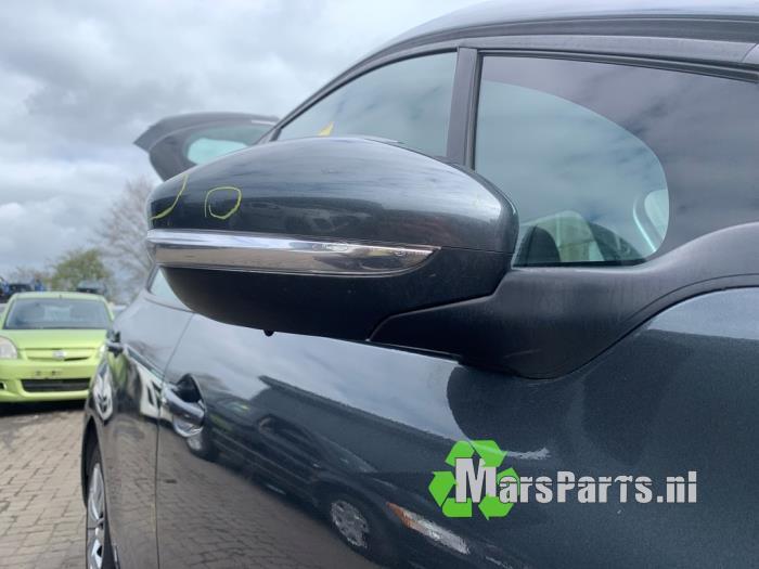 Buitenspiegel rechts van een Peugeot 208, Auto-onderdelen, Spiegels, Peugeot, Gebruikt, 3 maanden garantie, Ophalen of Verzenden