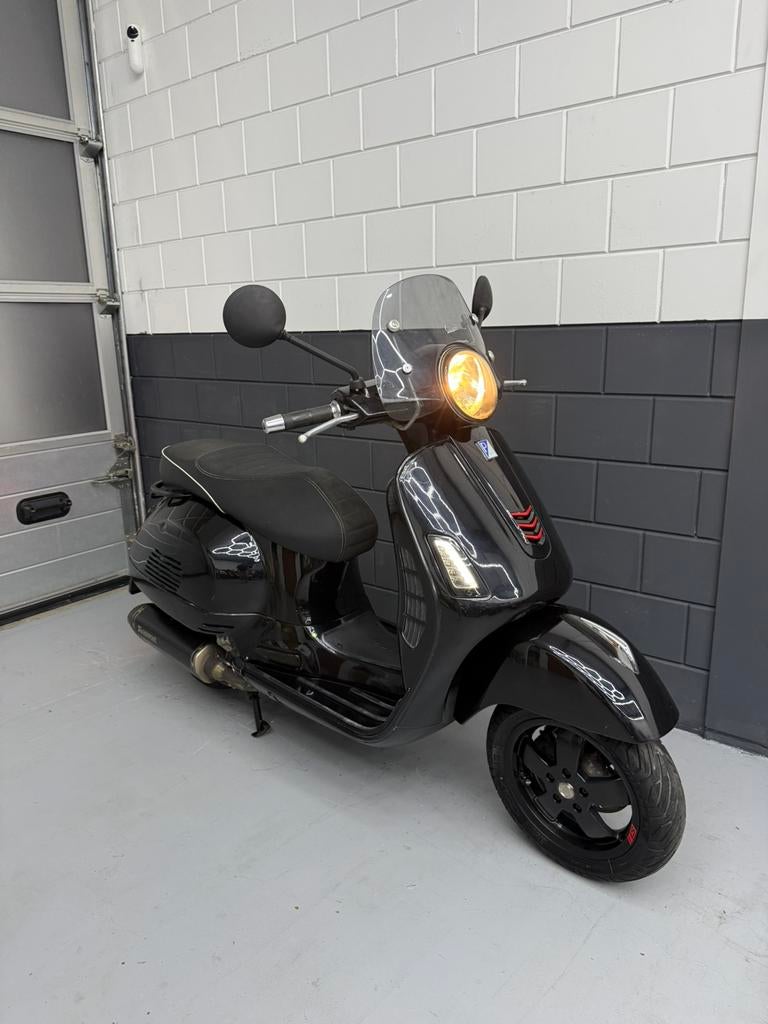 Vespa GTS 300 2017 4Takt Akrapovic Motorscooter ABS ASR, Ophalen