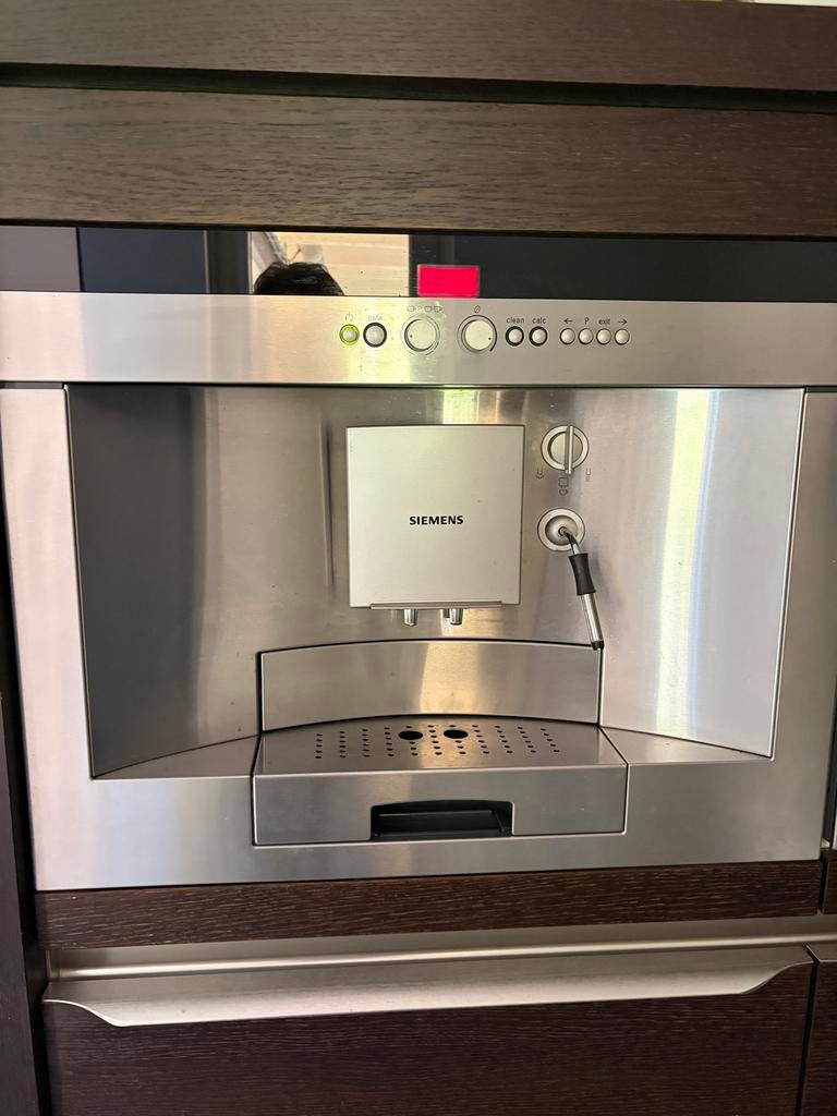 Siemens inbouw koffiemachine en combi Oven, Gebruikt, Koffiemachine, Koffiebonen, 4 tot 10 kopjes
