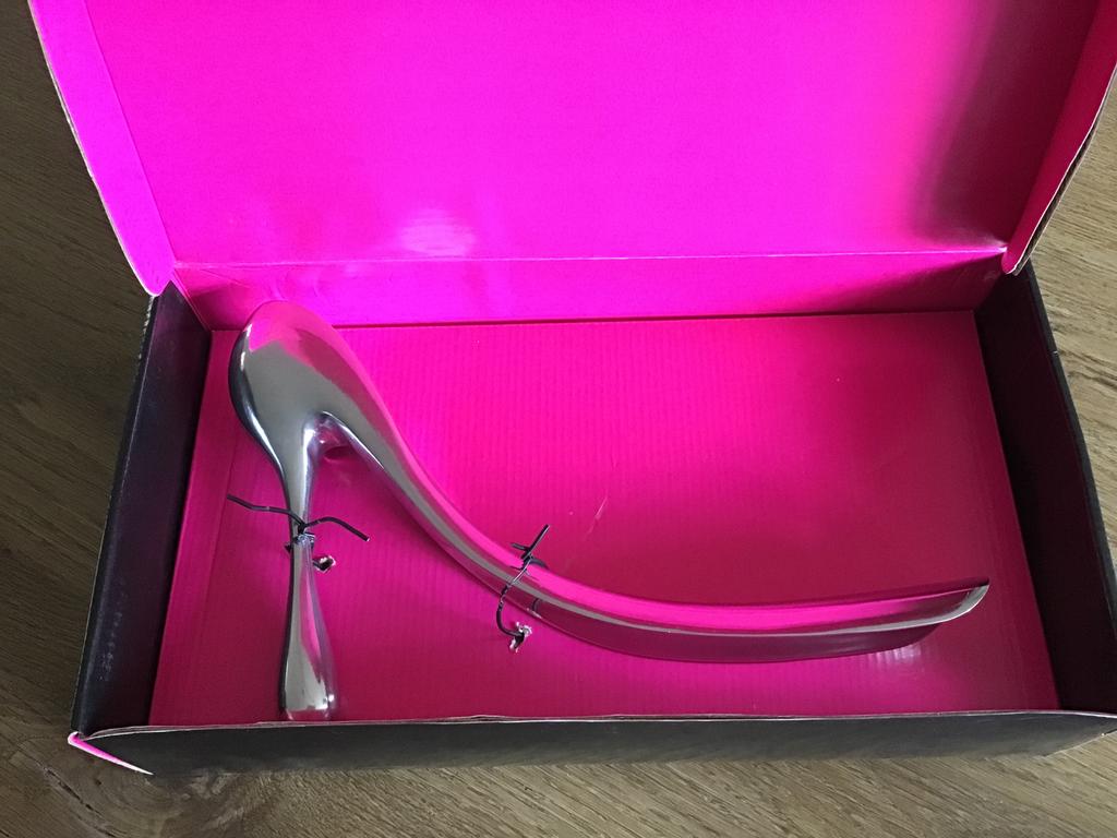 “MANOLO BLAHNIK” VINTAGE DESIGN SCHOENLEPEL IN ORGINELE DOOS, Ophalen of Verzenden