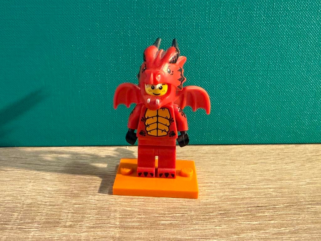 LEGO CMF Serie 18: Dragon Suit Guy, Ophalen of Verzenden, Zo goed als nieuw, Complete set, Lego